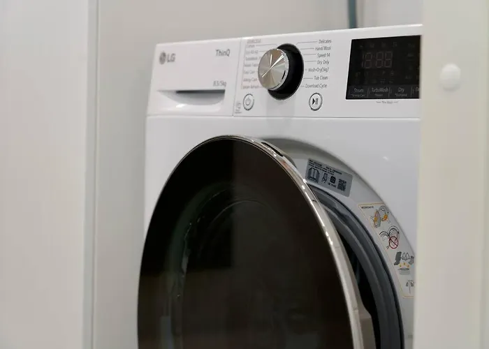 Апартаменты Enchanting One Bedroom